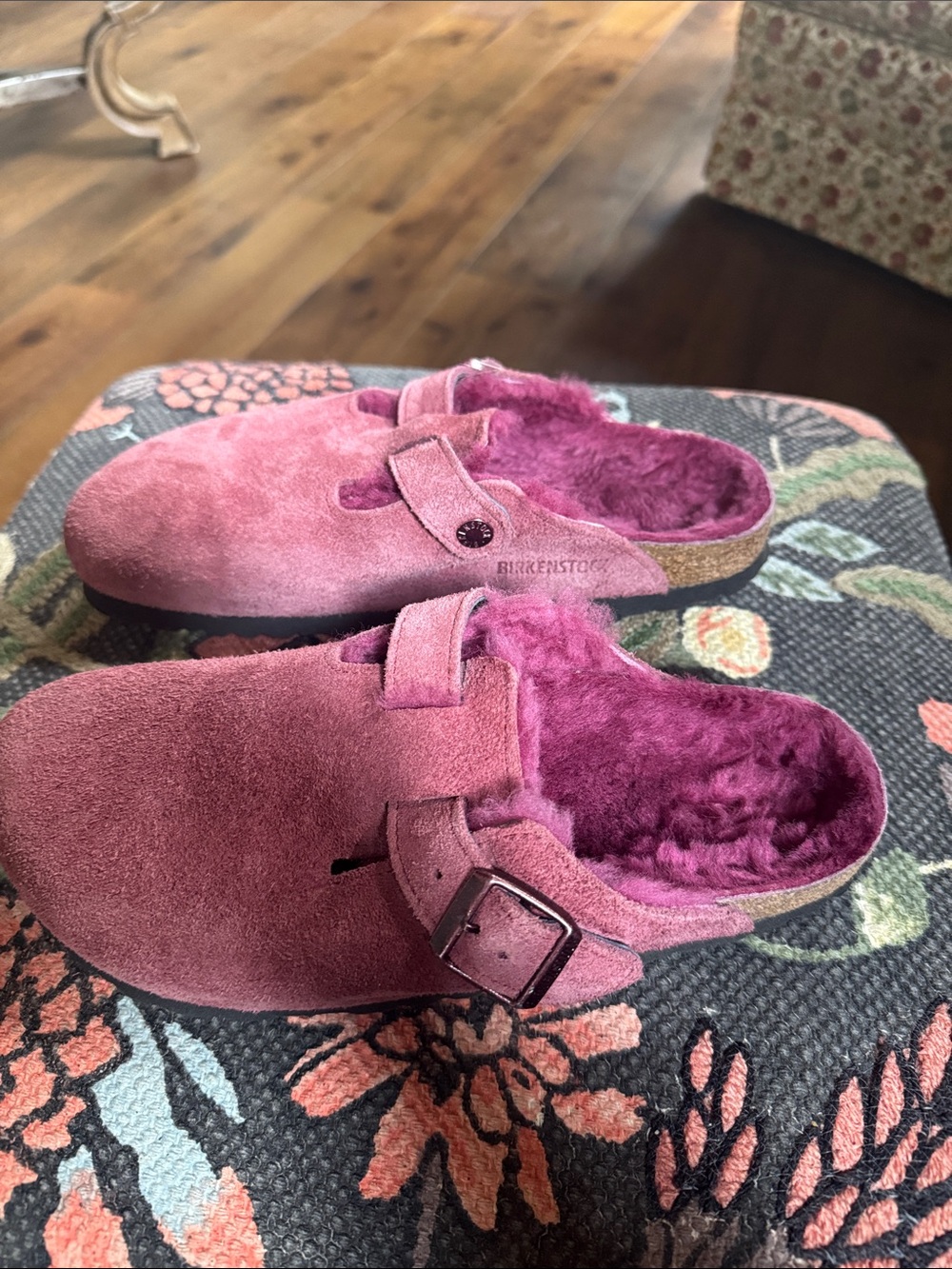 Birkenstock Boston Women's Shearling  maroon suede Clogs - Picture 2 of 7